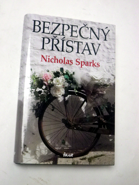 Nicholas Sparks BEZPEČNÝ PŘÍSTAV