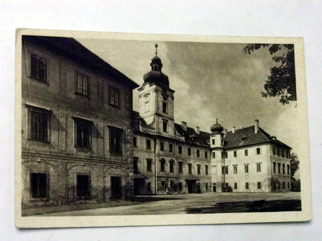 MNICHOVO HRADIŠTĚ ZÁMEK