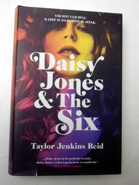 Taylor Jenkins Reid DAISY JONES & THE SIX