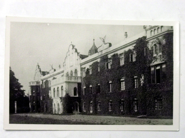 ČASTOLOVICE ZÁMEK
